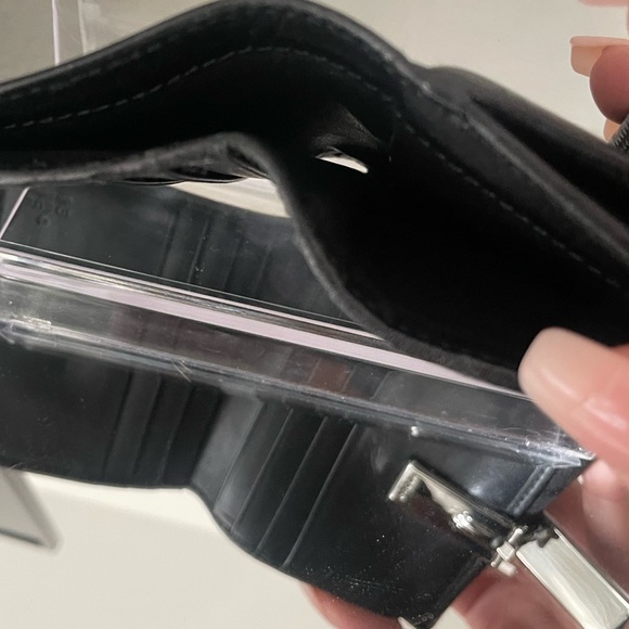 Vintagr Gucci GUCCISSIMA GG Leather featuring Silver buckle  bifold Wallet - Picture 7 of 7